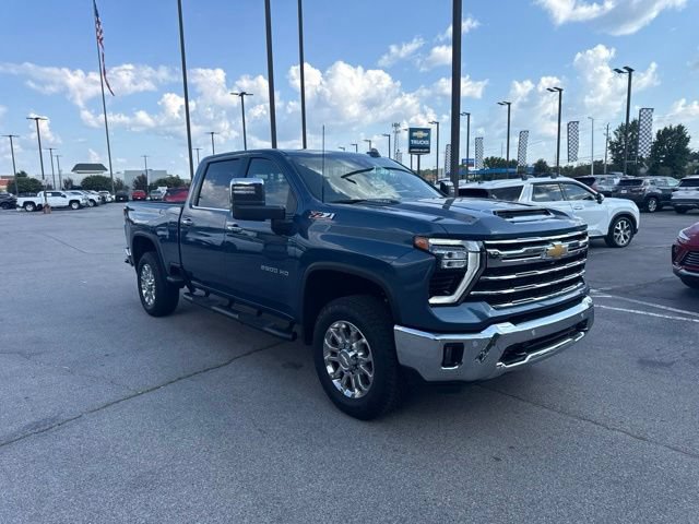 Used 2025 Chevrolet Silverado 2500 LTZ w/ LTZ Convenience Package AWD/4WD image 12