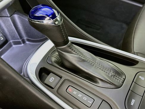 Used 2019 Chevrolet Volt LT w/ Power Convenience Package FWD image 24