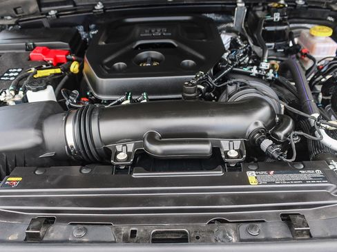 Used 2025 Jeep Wrangler Unlimited Rubicon image 27