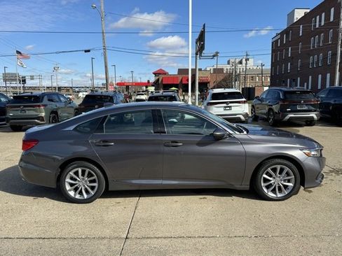 Used 2022 Honda Accord LX image 6
