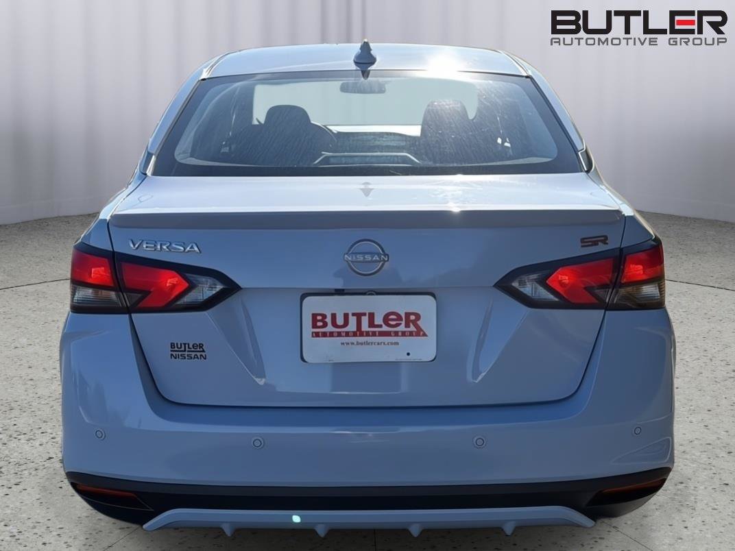 Used 2025 Nissan Versa SR FWD image 5
