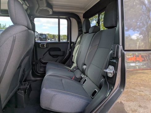 New 2025 Jeep Gladiator Sport image 13