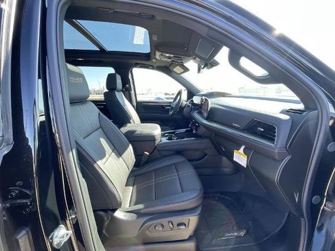 New 2025 Chevrolet Suburban High Country image 79