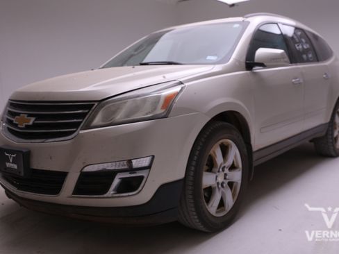 Used 2016 Chevrolet Traverse LT w/ Traveler's Package image 1