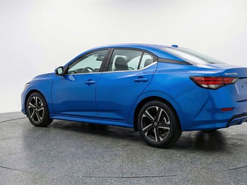 Used 2025 Nissan Sentra SV image 6