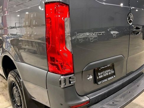 Used 2023 Mercedes-Benz Sprinter 2500 image 24