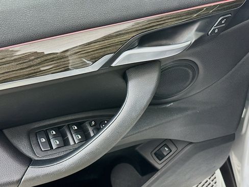 Used 2018 BMW X1 sDrive28i image 15