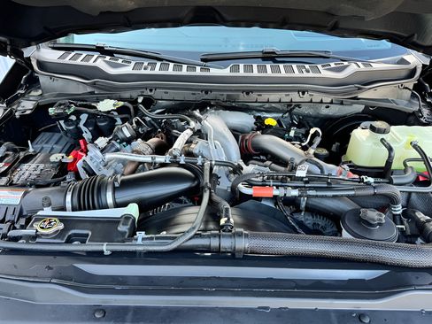 Used 2024 Ford F250 Limited w/ FX4 Off-Road Package AWD/4WD image 9