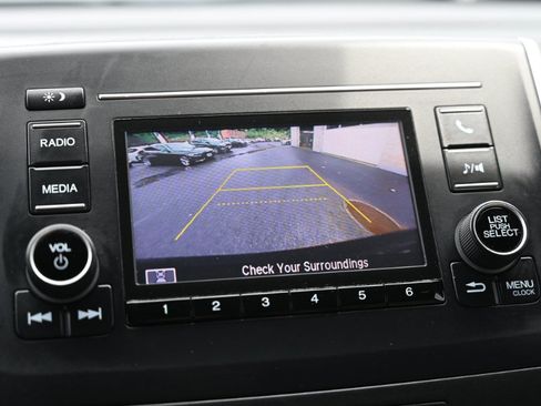Used 2018 Honda Pilot LX image 19