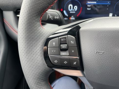 New 2026 Ford Explorer ST-Line w/ ST-Line Street Pack image 23