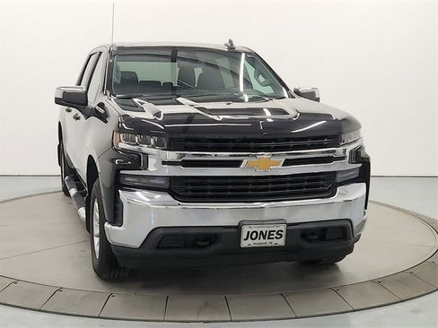 Used 2022 Chevrolet Silverado 1500 LT image 2