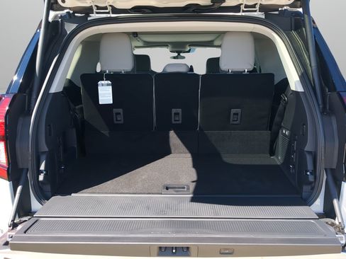 New 2025 Ford Expedition Active image 41