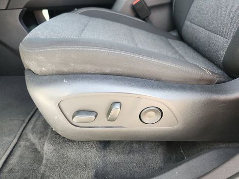 Used 2025 GMC Acadia Elevation image 20