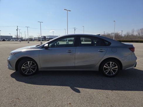 Used 2022 Kia Forte LXS image 13