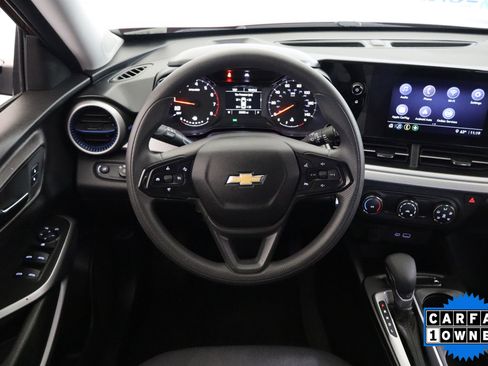 Certified 2025 Chevrolet Trax LS image 17