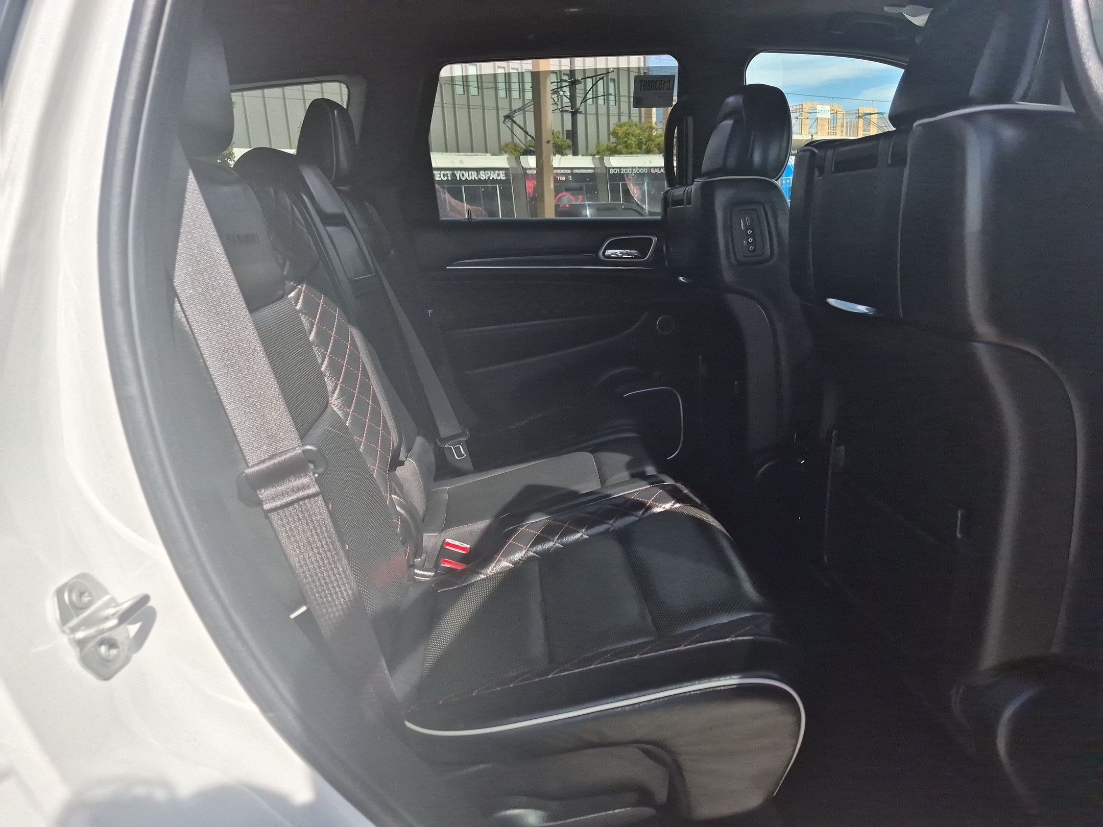 Used 2020 Jeep Grand Cherokee Summit AWD/4WD image 31