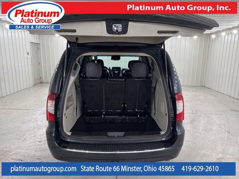 Used 2013 Chrysler Town & Country Touring image 29