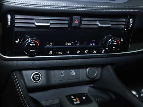 Certified 2023 Nissan Rogue SL AWD/4WD image 28