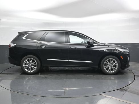 Used 2024 Buick Enclave Essence w/ Experience Buick Package FWD image 4