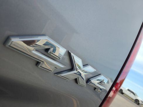 Used 2021 RAM 1500 Classic SLT AWD/4WD image 17