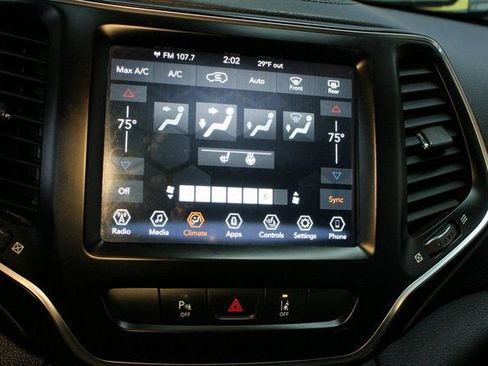 Used 2021 Jeep Cherokee Latitude Lux w/ Comfort/Convenience Group image 26