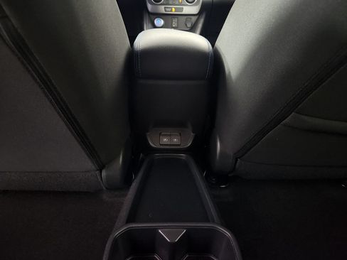 Used 2025 Nissan Leaf S FWD image 18
