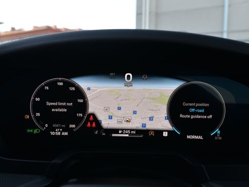 Certified 2025 Porsche 911 Carrera image 17