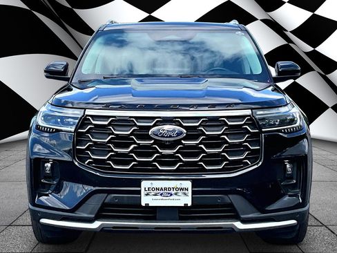 Used 2025 Ford Explorer Platinum w/ LUX Leather Package AWD/4WD image 3