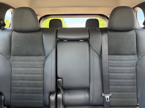 Used 2025 Mitsubishi Outlander SE FWD image 18