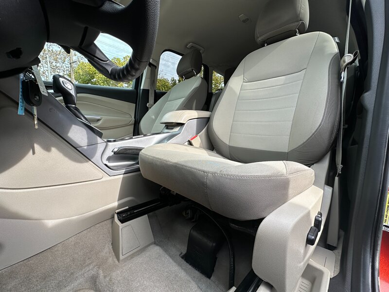 Used 2014 Ford Escape SE w/ Equipment Group 201A AWD/4WD image 12
