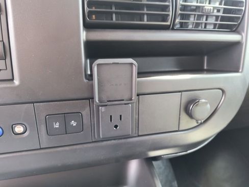 New 2025 Chevrolet Express 3500 w/ Driver Convenience Package image 25