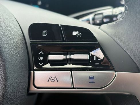 New 2026 Hyundai Elantra Limited FWD image 19