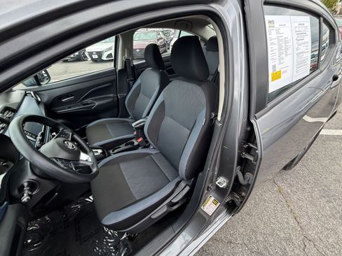 Used 2025 Nissan Versa SV image 36