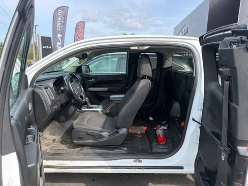 Used 2022 Chevrolet Colorado LT w/ Fleet Safety Package RWD image 9