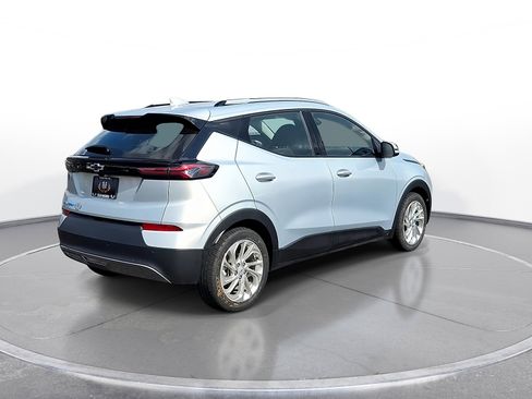 Used 2023 Chevrolet Bolt EUV LT w/ Driver Confidence Package FWD image 8