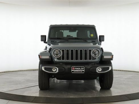Used 2025 Jeep Wrangler Unlimited Sahara image 12