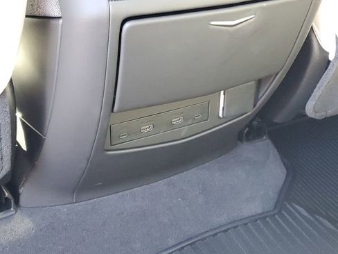 Used 2025 Cadillac Escalade Premium Luxury Platinum AWD/4WD image 29