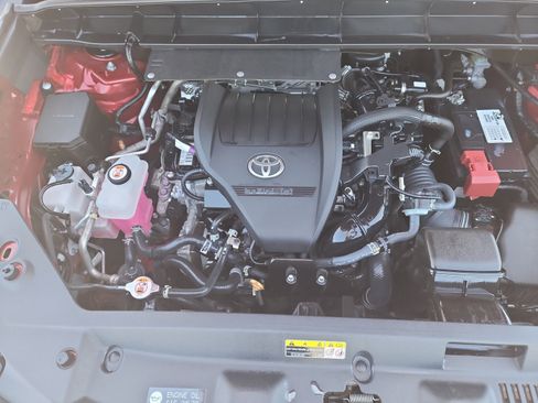 Used 2023 Toyota Highlander XLE FWD image 22