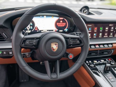 Used 2025 Porsche 911 Carrera image 14