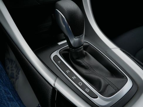 Used 2016 Ford Fusion SE image 24