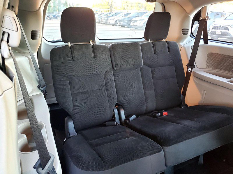 Used 2018 Dodge Grand Caravan SE w/ UConnect Hands-Free Group FWD image 15