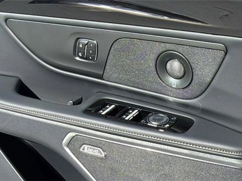 New 2026 Lincoln Nautilus Reserve w/ Jet Appearance Package image 38