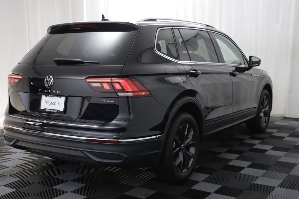 Used 2022 Volkswagen Tiguan SE AWD/4WD image 15