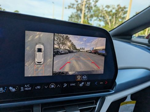 New 2026 Chevrolet Equinox EV LT image 21