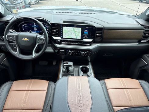 Certified 2026 Chevrolet Silverado 1500 High Country AWD/4WD image 10