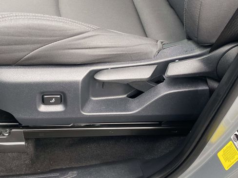 Used 2025 Toyota Tacoma SR image 14