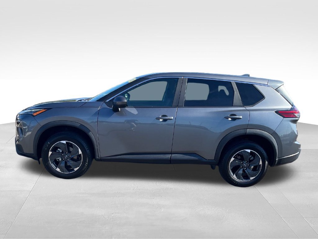 Used 2024 Nissan Rogue SV AWD/4WD image 2
