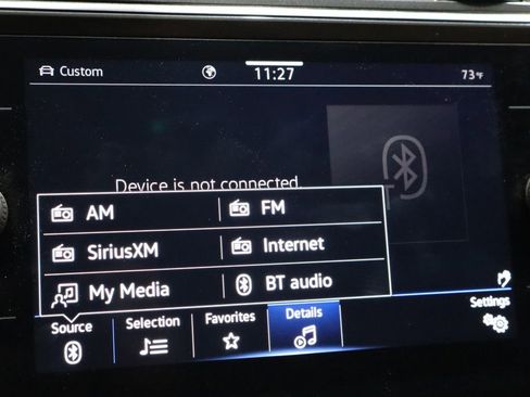 Used 2022 Volkswagen Tiguan SE image 27