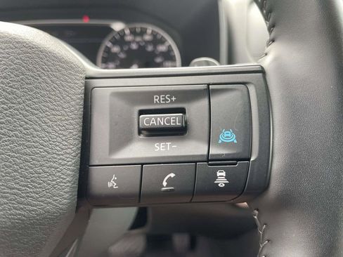 Used 2025 Nissan Rogue SV FWD image 19