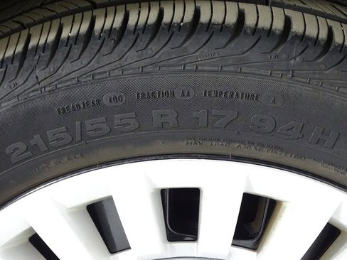 Used 2014 Volkswagen Beetle 2.5 image 33